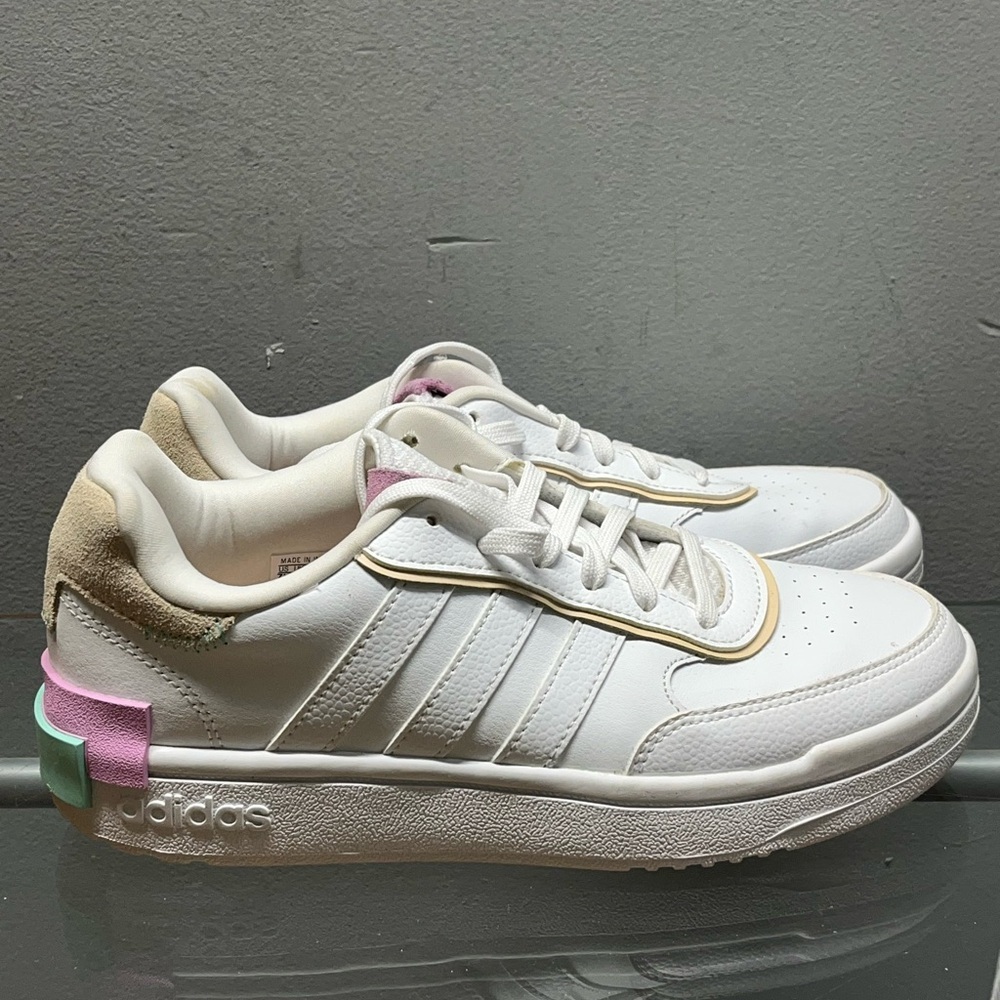 Adidas Postmove Se Basketball Sneaker Size 7.5 EUC